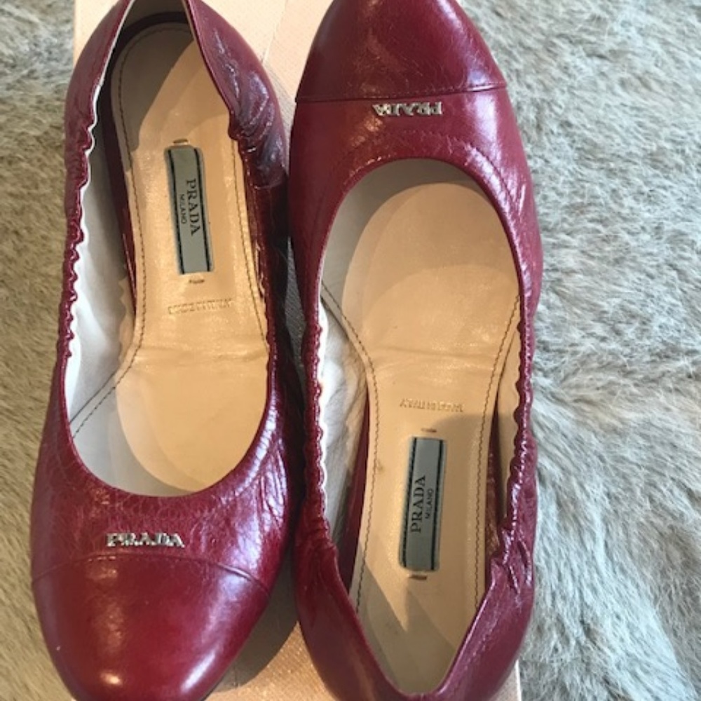 Red flats - Picture 3 of 3